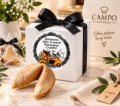 Ciasteczko z wróżbą i personalizowane pudełeczko dla gości restauracji
